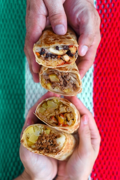 Burritos: Come il cibo pratico del Messico è diventato un classico dei menu globali